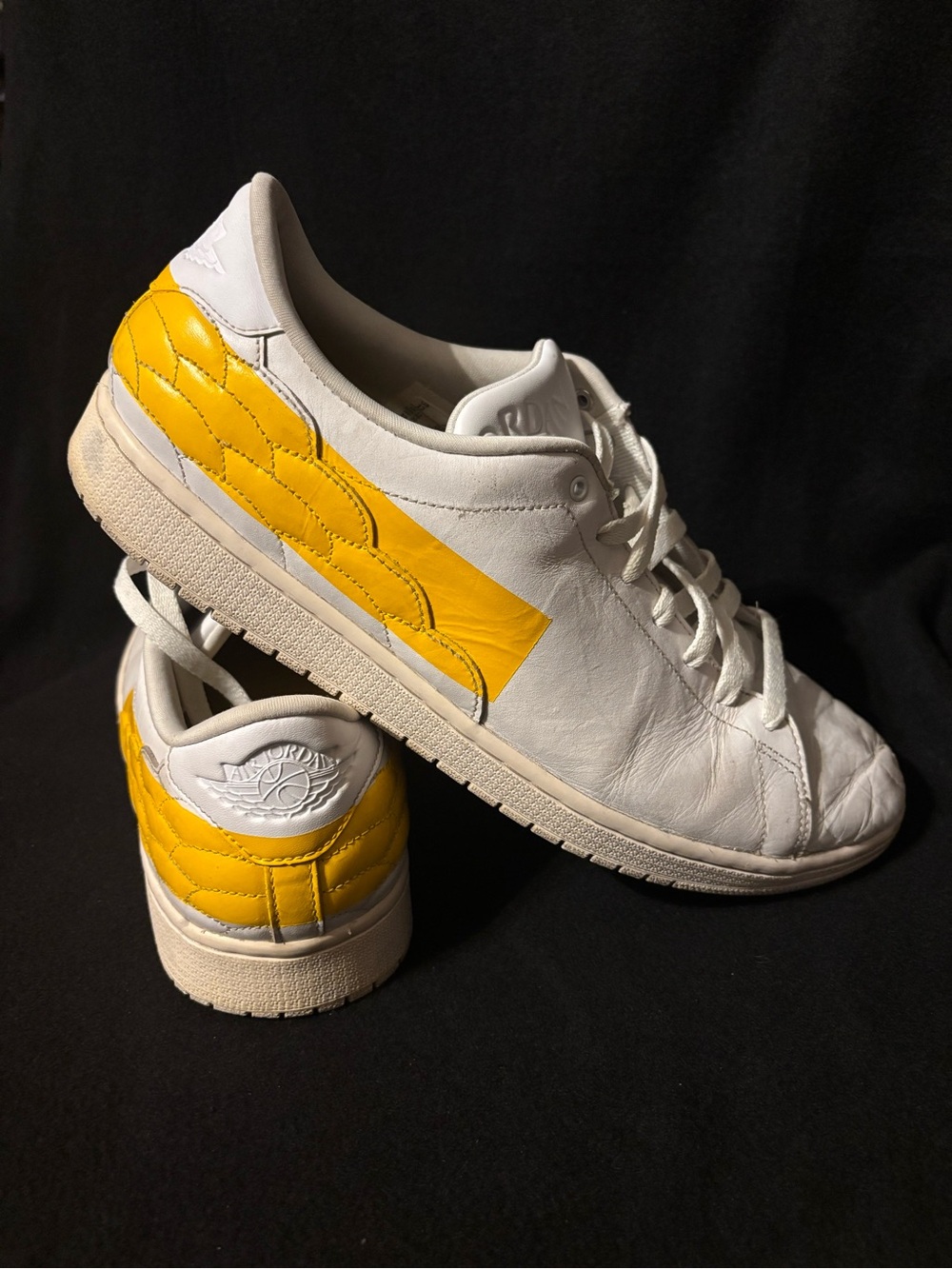 Air Jordan 1 Centre Court sneakers University Gold